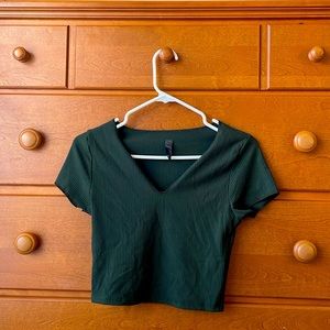 Rich green tshirrt with v neck